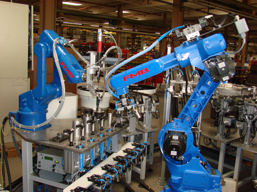 Robotersystem bestehend aus zwei Robotern zur Montage